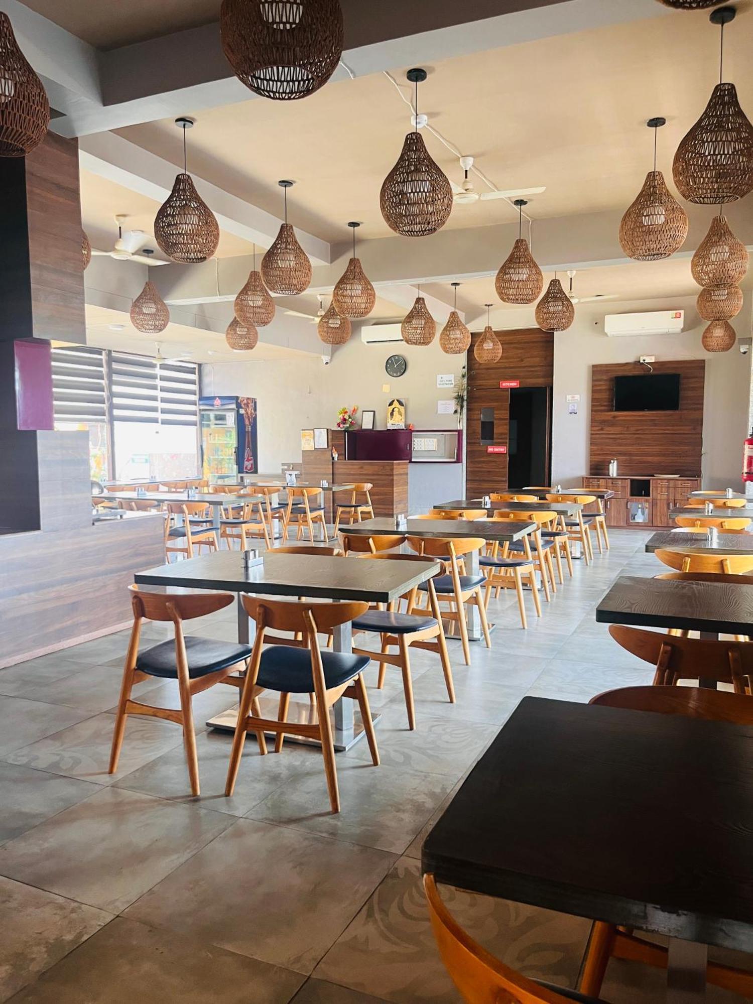 Lion Park Hotel & Resorts Sasan Gir Extérieur photo