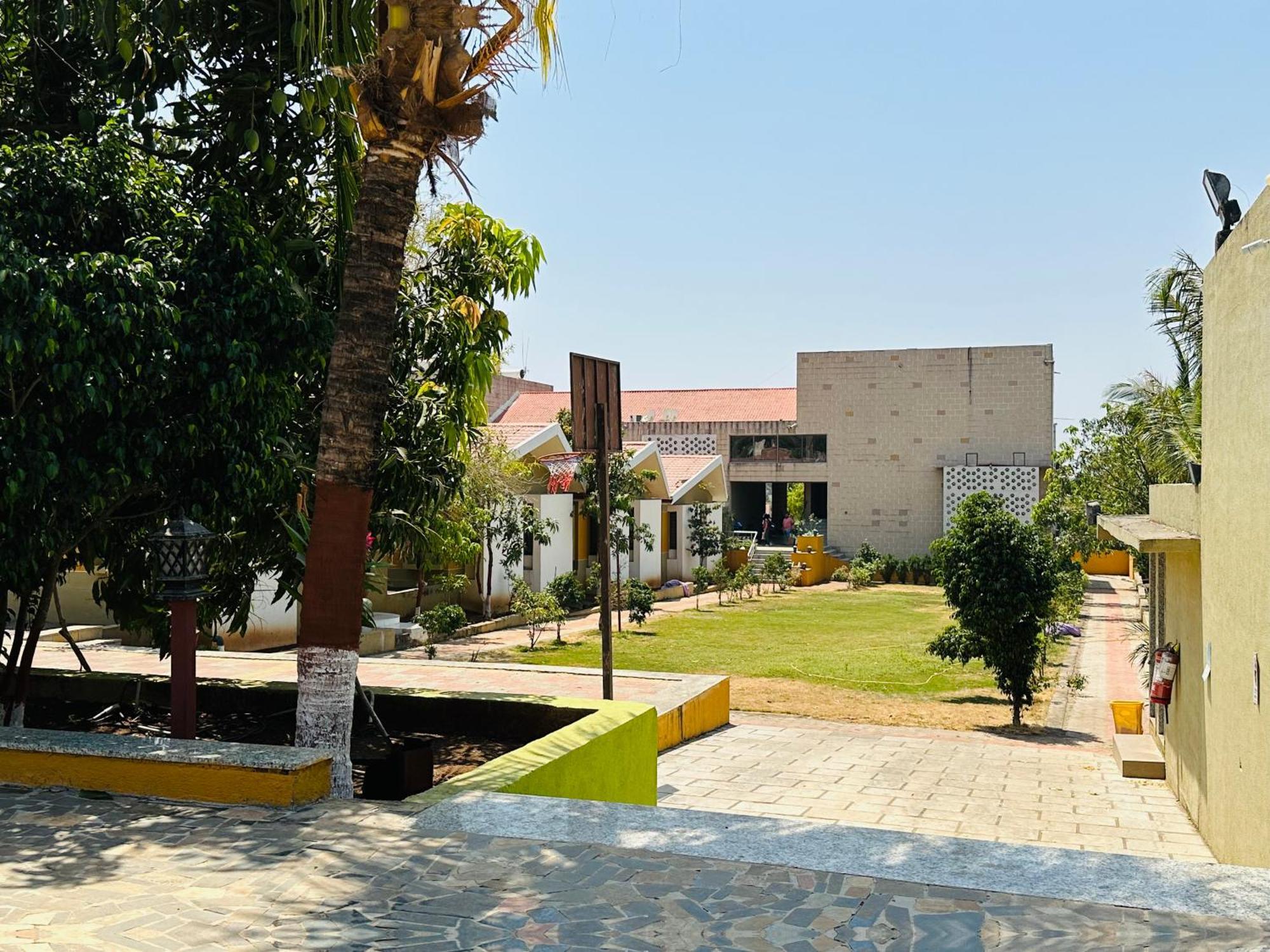 Lion Park Hotel & Resorts Sasan Gir Extérieur photo