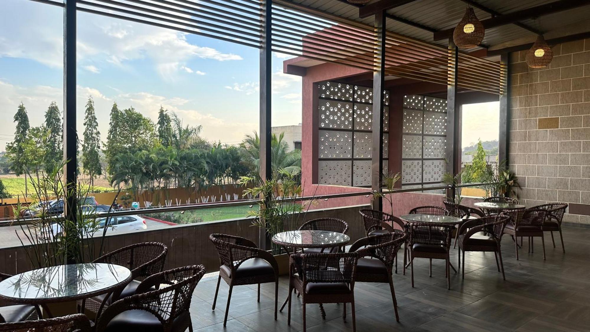 Lion Park Hotel & Resorts Sasan Gir Extérieur photo