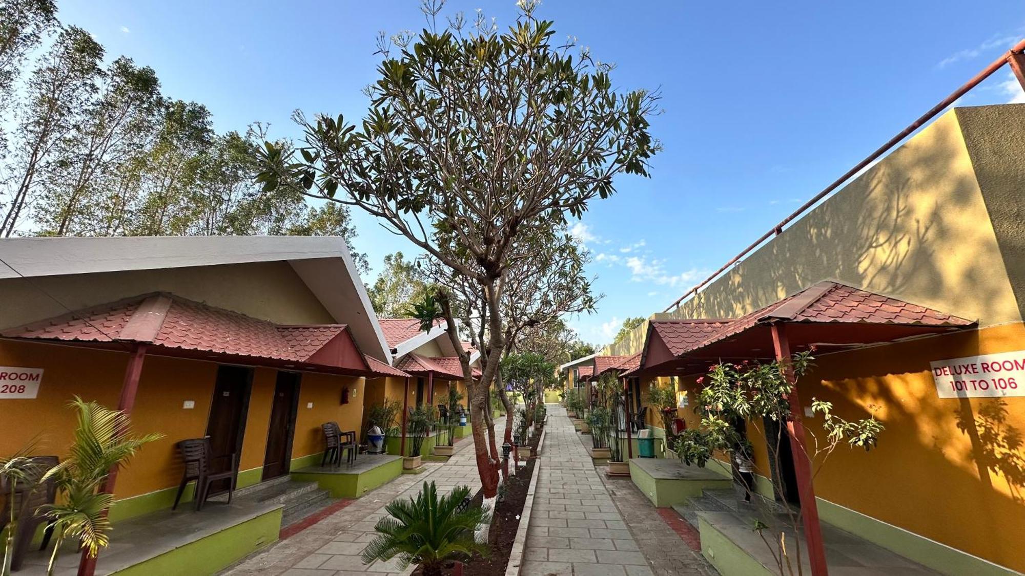 Lion Park Hotel & Resorts Sasan Gir Extérieur photo