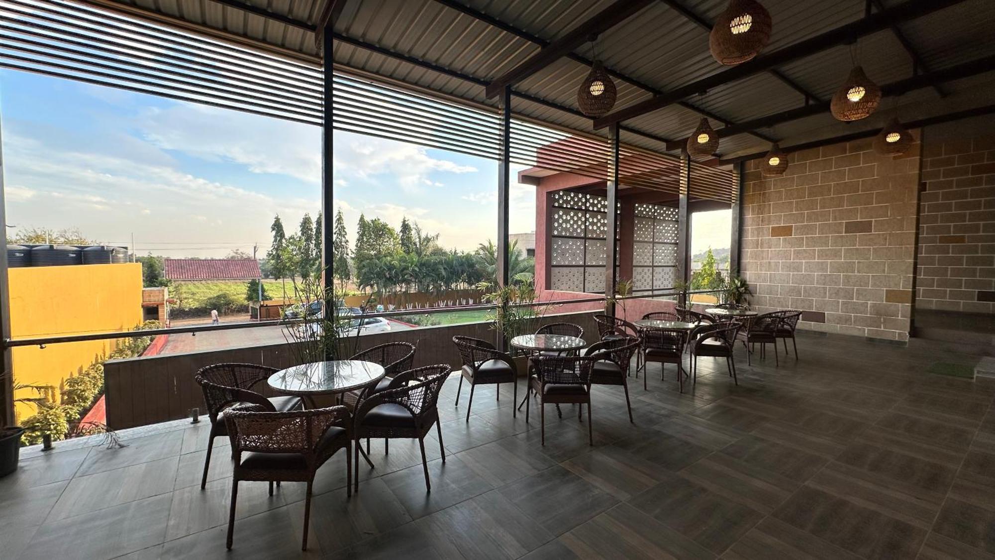 Lion Park Hotel & Resorts Sasan Gir Extérieur photo